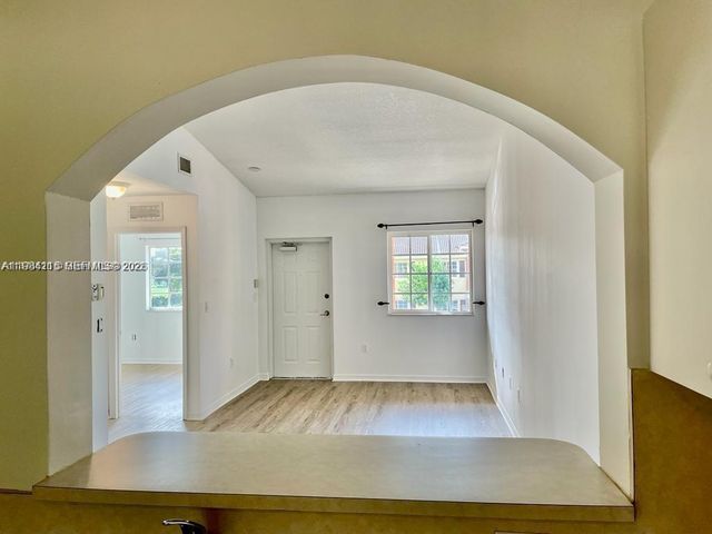 975 NE 33rd Terrace 203, Homestead, FL 33033