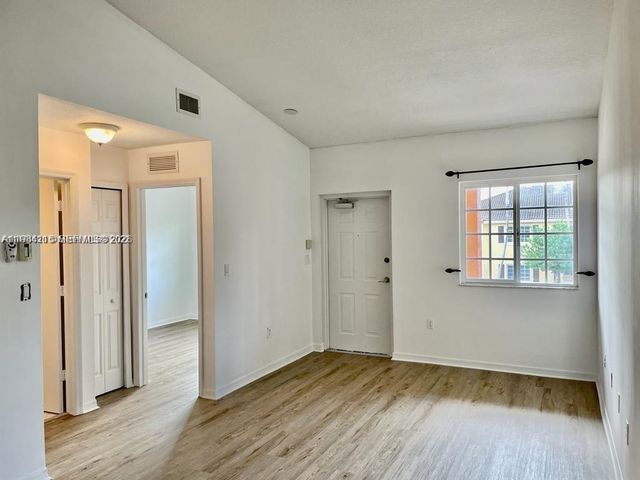975 NE 33rd Terrace 203, Homestead, FL 33033
