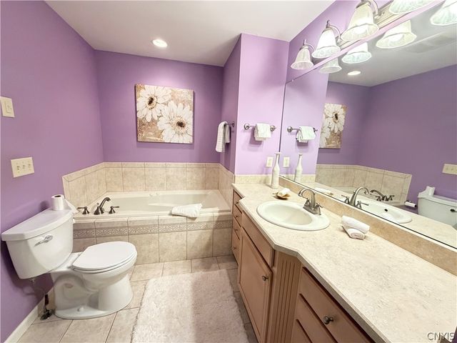40 Nursery Lane, Syracuse, NY 13210