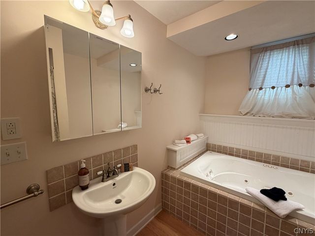 40 Nursery Lane, Syracuse, NY 13210