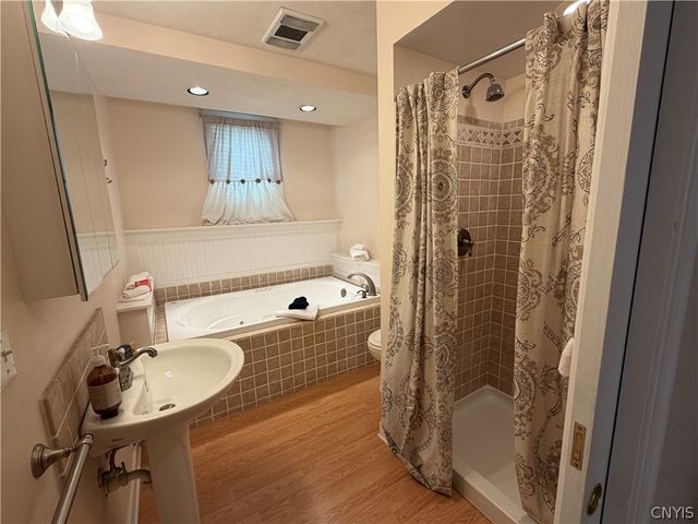 40 Nursery Lane, Syracuse, NY 13210