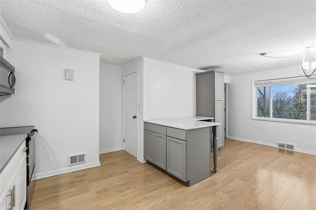 5843 Wilson Dr, Bethel Park, PA 15102