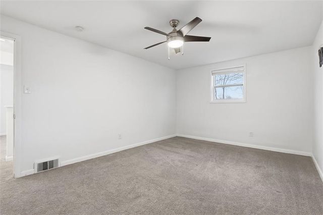 5843 Wilson Dr, Bethel Park, PA 15102