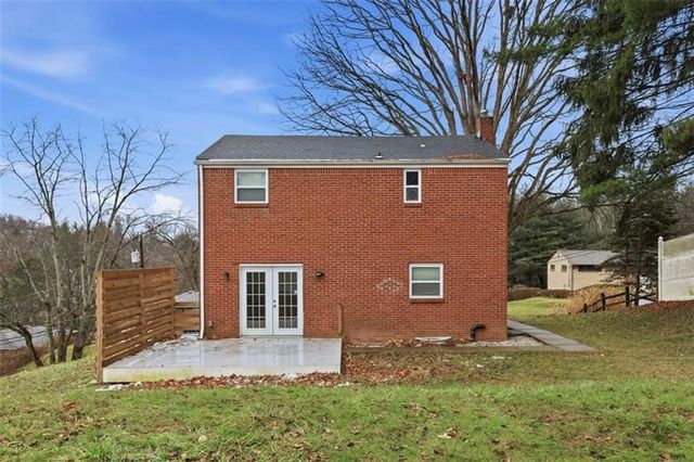 5843 Wilson Dr, Bethel Park, PA 15102