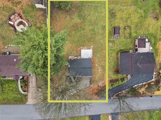 5843 Wilson Dr, Bethel Park, PA 15102