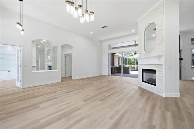 6121 CHENE COURT, Lutz, FL 33558