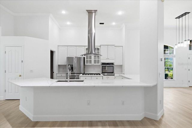 6121 CHENE COURT, Lutz, FL 33558