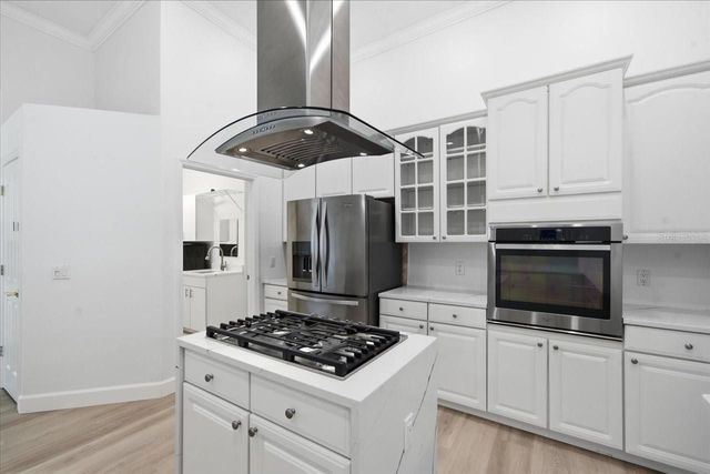 6121 CHENE COURT, Lutz, FL 33558