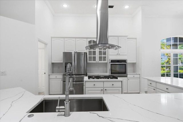 6121 CHENE COURT, Lutz, FL 33558