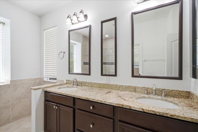 6121 CHENE COURT, Lutz, FL 33558