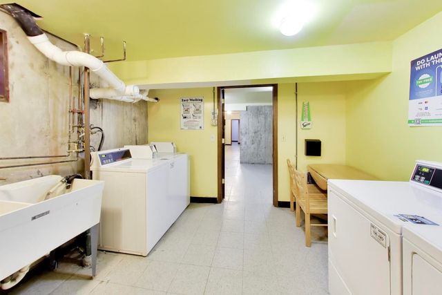 6261 N Northwest Highway 1D, Chicago, IL 60631
