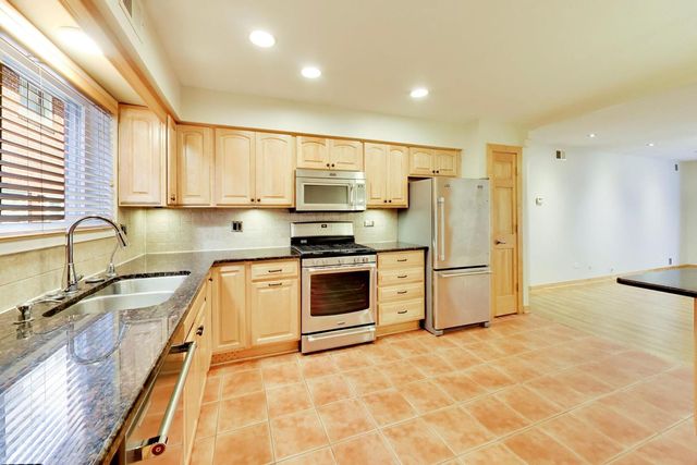 6261 N Northwest Highway 1D, Chicago, IL 60631