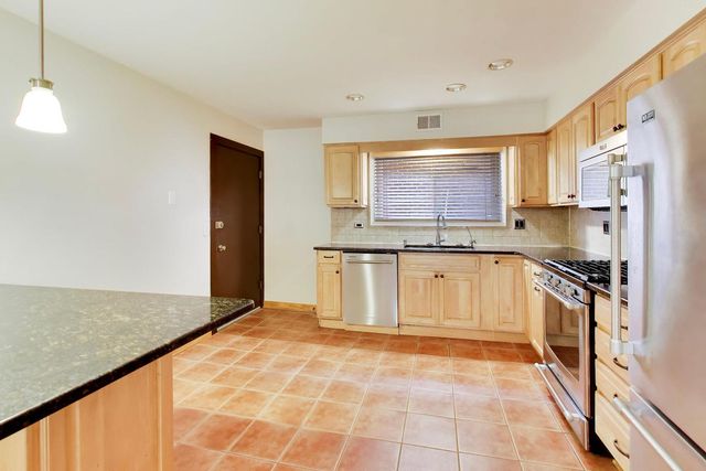 6261 N Northwest Highway 1D, Chicago, IL 60631
