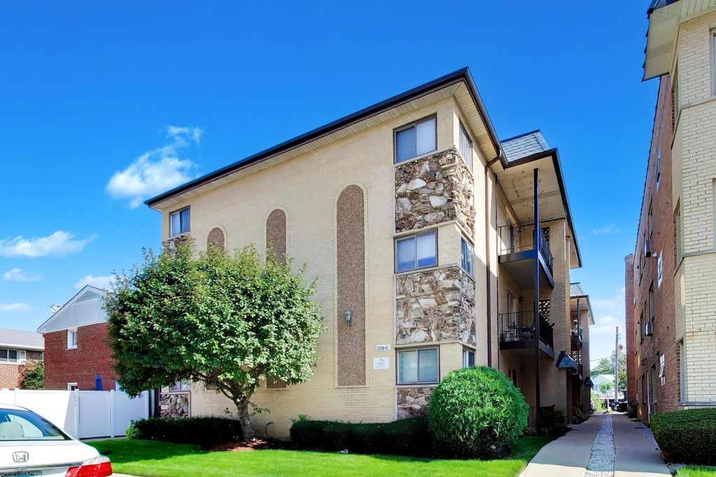 6261 N Northwest Highway 1D, Chicago, IL 60631