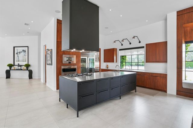 15590 SEA MIST Lane, Wellington, FL 33414