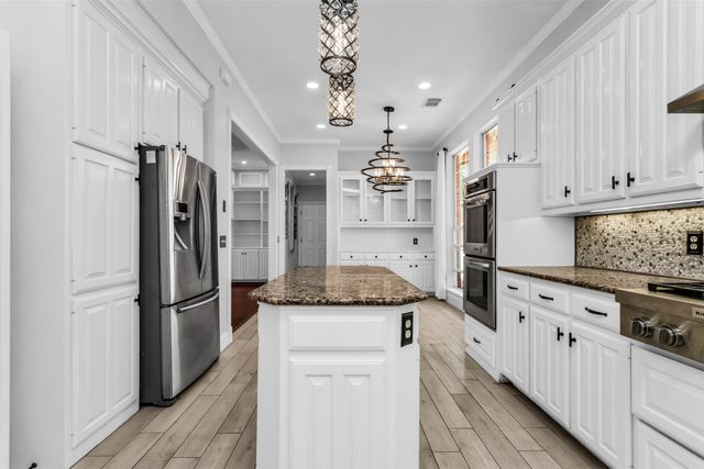 4404 Hollow Oak Drive, Dallas, TX 75287