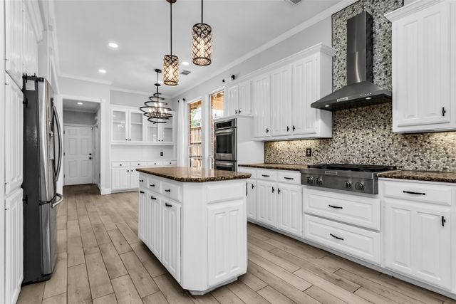 4404 Hollow Oak Drive, Dallas, TX 75287