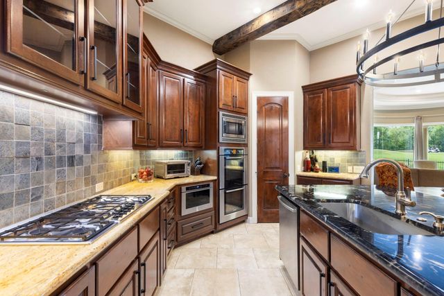 2802 Twin Fountains Drive, Houston, TX 77068