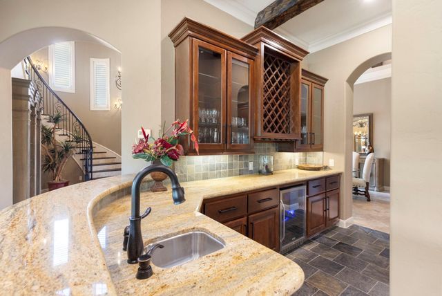 2802 Twin Fountains Drive, Houston, TX 77068