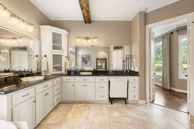 2802 Twin Fountains Drive, Houston, TX 77068