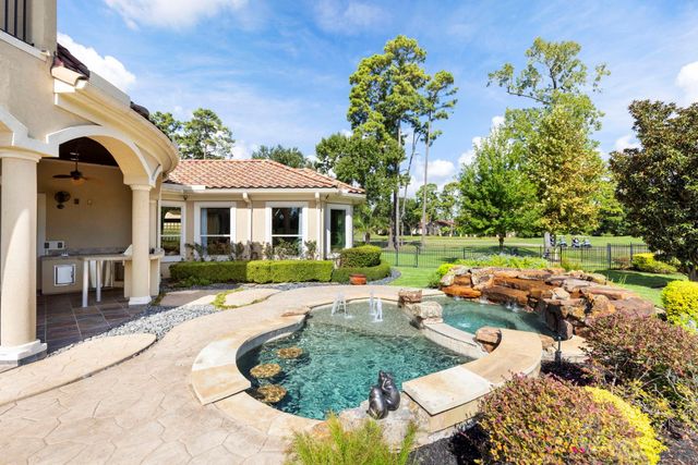 2802 Twin Fountains Drive, Houston, TX 77068