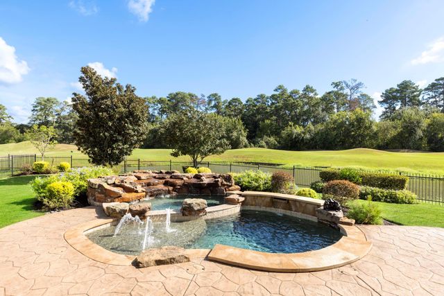 2802 Twin Fountains Drive, Houston, TX 77068