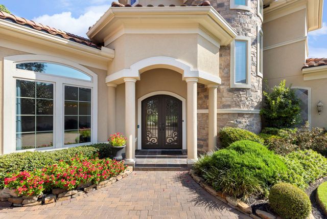 2802 Twin Fountains Drive, Houston, TX 77068