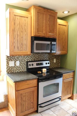 216 S Cottonwood ST, Emporia, KS 66801