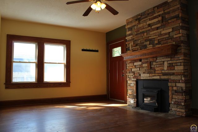 216 S Cottonwood ST, Emporia, KS 66801