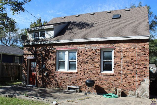 216 S Cottonwood ST, Emporia, KS 66801