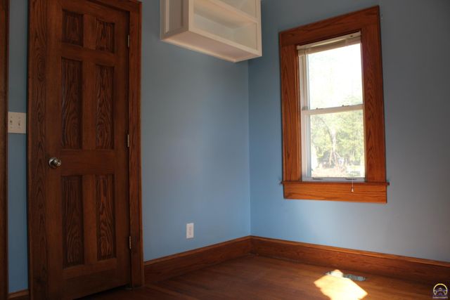 216 S Cottonwood ST, Emporia, KS 66801