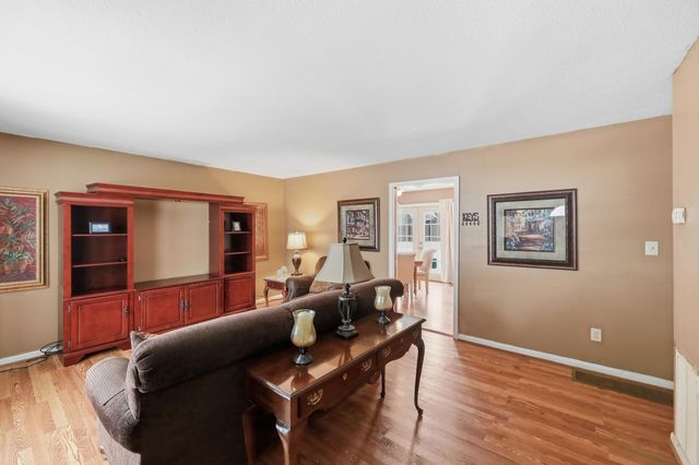 107 Loy Street, Versailles, KY 40383