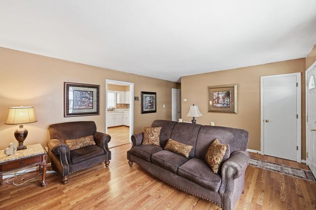 107 Loy Street, Versailles, KY 40383