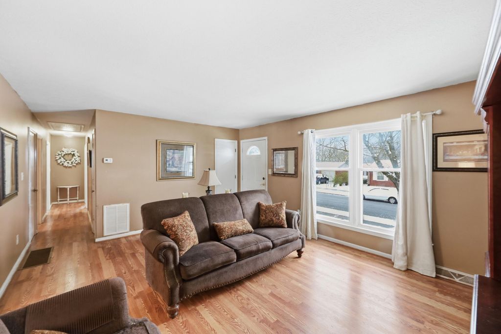 107 Loy Street, Versailles, KY 40383