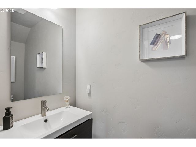 13338 Sw ROSEBERRY Ln, Portland, OR 97224