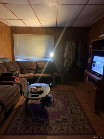 2255 Yemans Street, Hamtramck, MI 48212