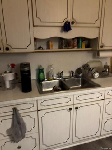 2255 Yemans Street, Hamtramck, MI 48212