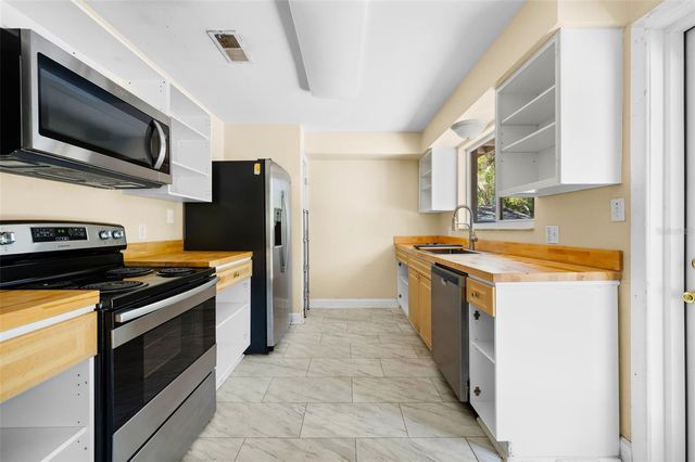 3716 SW 2ND PLACE, Gainesville, FL 32607
