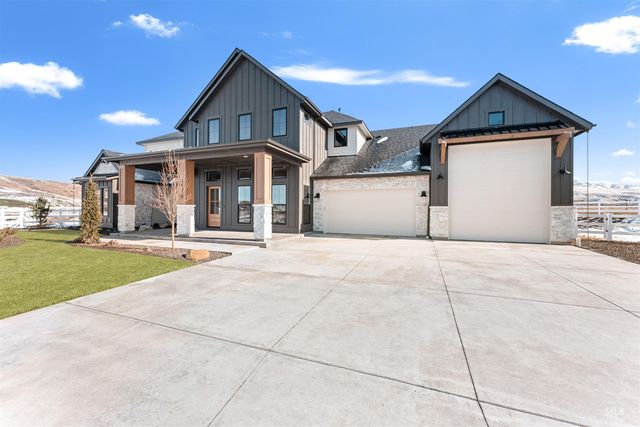 14501 N Woodpecker Ave, Boise, ID 83714