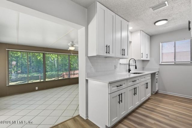 7053 EAGLES PERCH Drive, Jacksonville, FL 32244