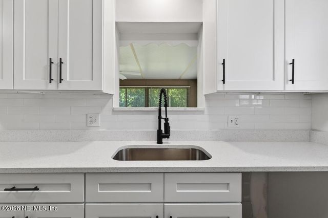 7053 EAGLES PERCH Drive, Jacksonville, FL 32244