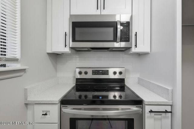 7053 EAGLES PERCH Drive, Jacksonville, FL 32244