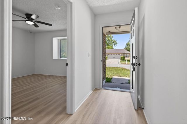 7053 EAGLES PERCH Drive, Jacksonville, FL 32244