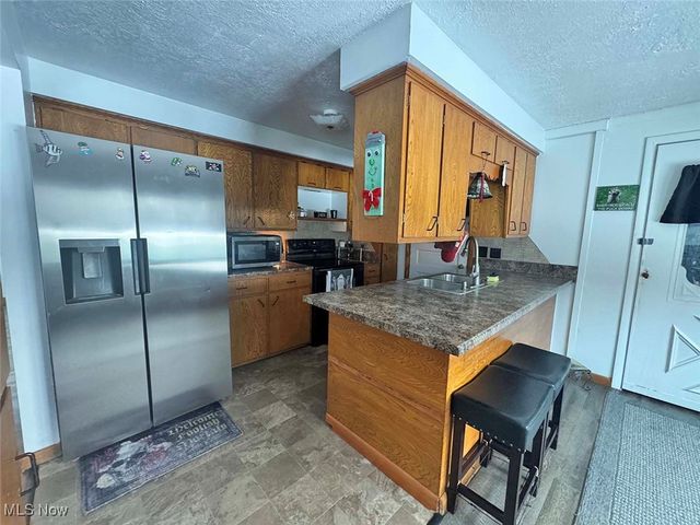 9490 State Route 212 NE, Bolivar, OH 44612