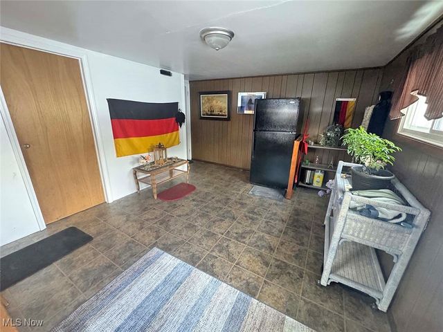 9490 State Route 212 NE, Bolivar, OH 44612