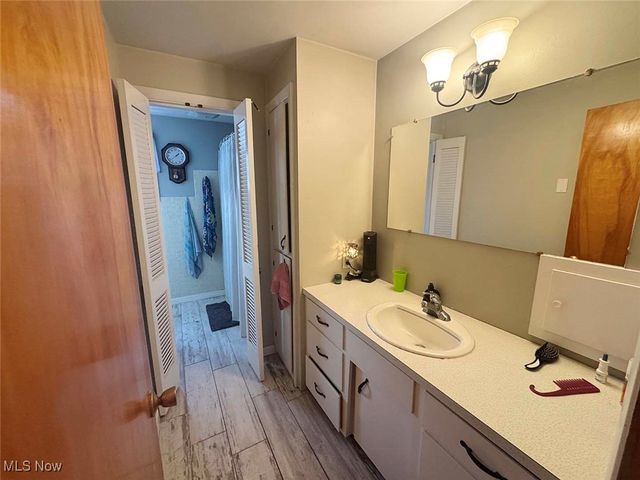 9490 State Route 212 NE, Bolivar, OH 44612