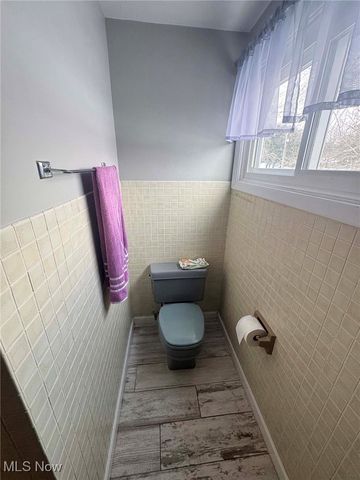 9490 State Route 212 NE, Bolivar, OH 44612