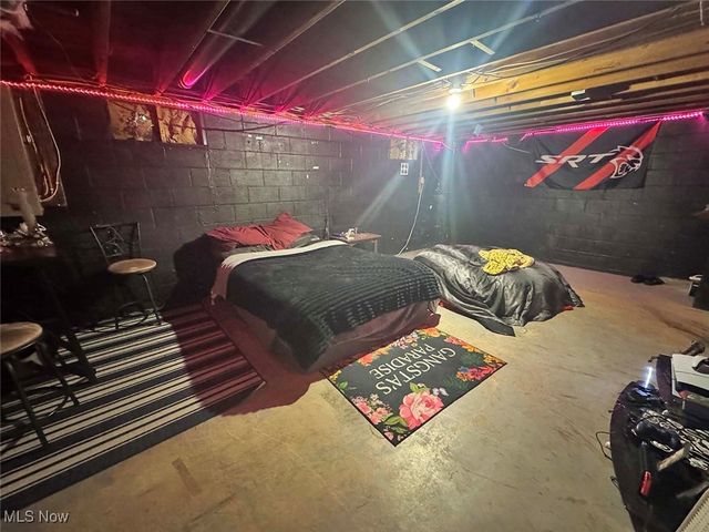 9490 State Route 212 NE, Bolivar, OH 44612