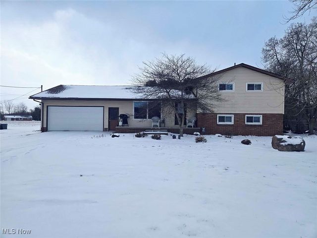 9490 State Route 212 NE, Bolivar, OH 44612