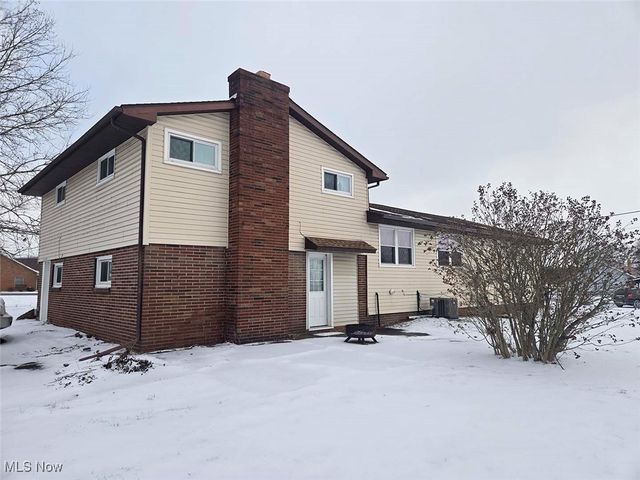 9490 State Route 212 NE, Bolivar, OH 44612